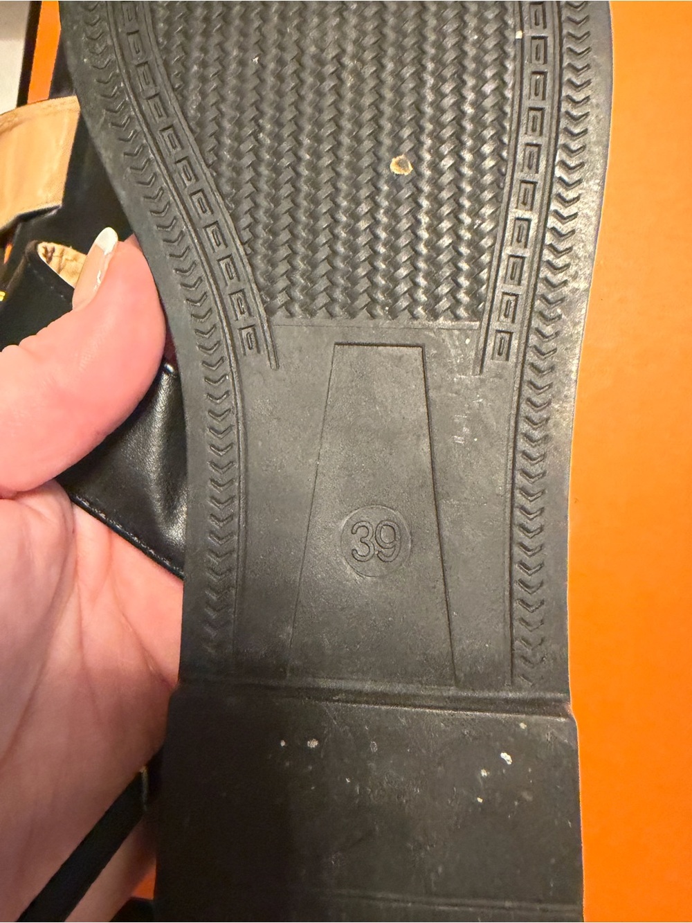 Designer Look Black Thong Sandals with Gold Double G - Picture 2 of 2